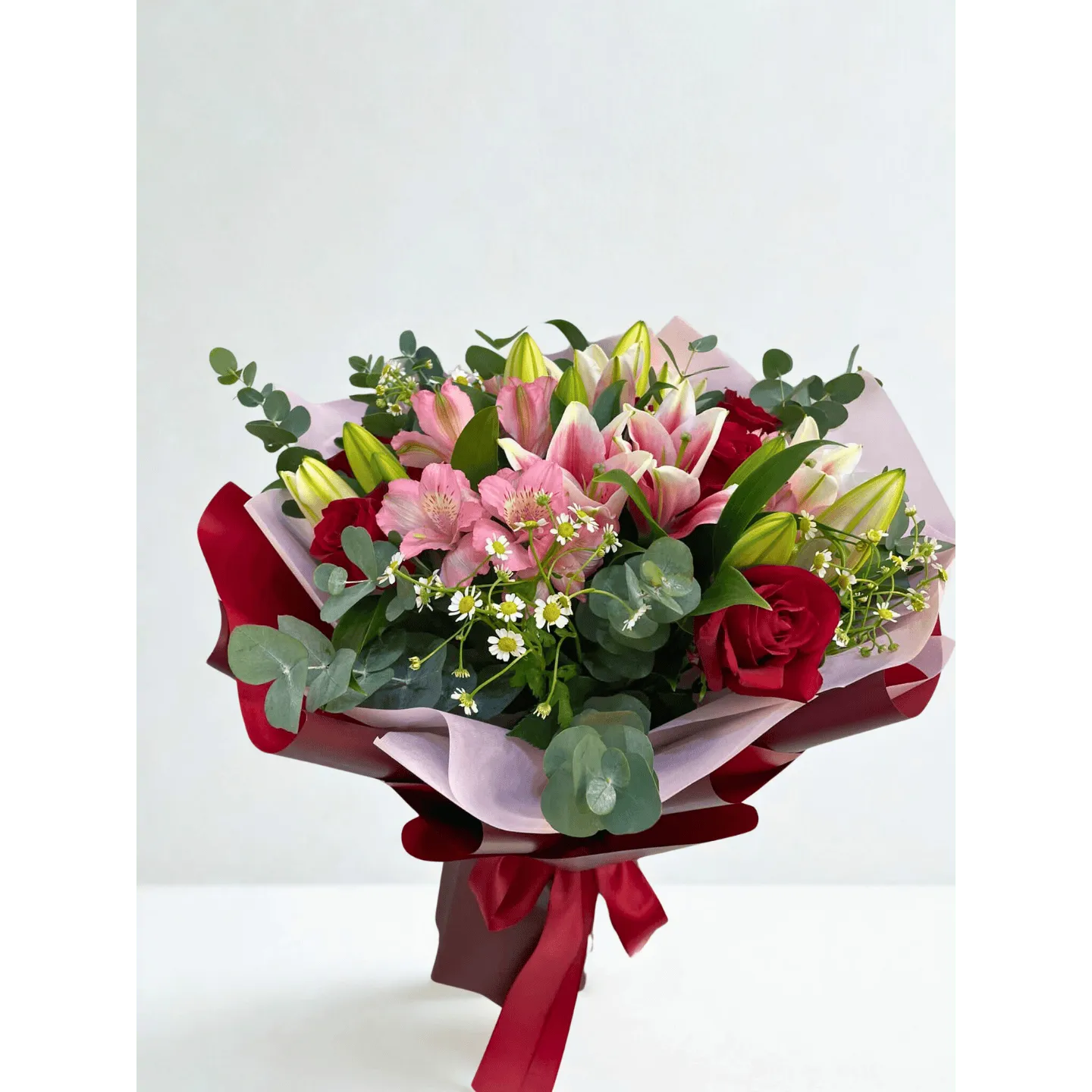 Lily and rose bouquet